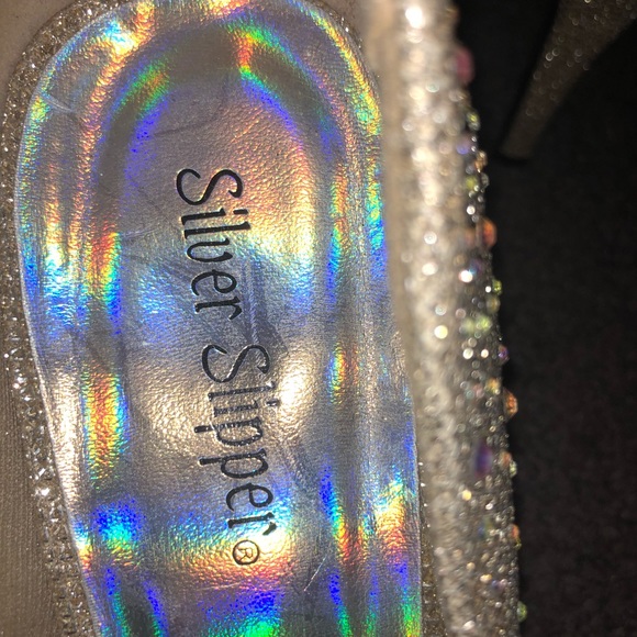 Gold heels - Picture 3 of 4